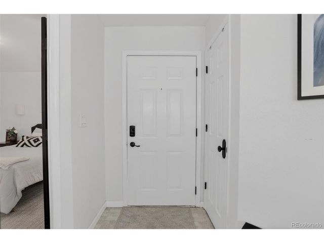 886 S Reed Ct E, Lakewood, CO 80226