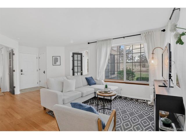 886 S Reed Ct E, Lakewood, CO 80226