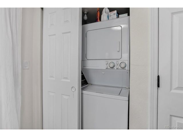 886 S Reed Ct E, Lakewood, CO 80226