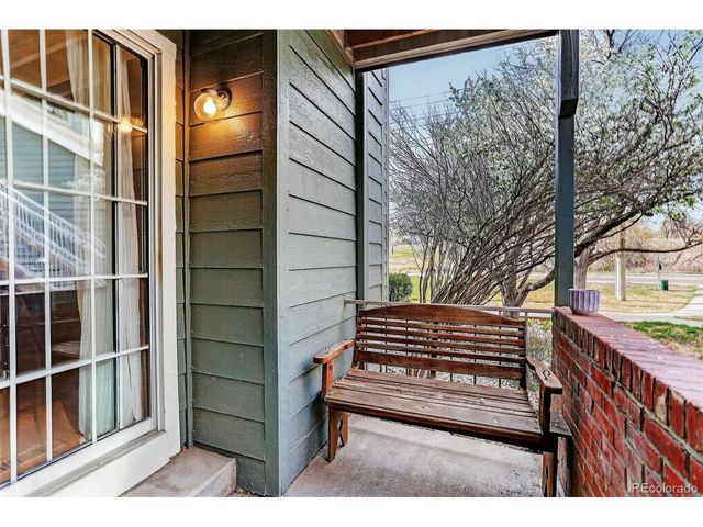 886 S Reed Ct E, Lakewood, CO 80226