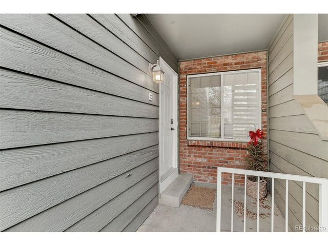 886 S Reed Ct E, Lakewood, CO 80226