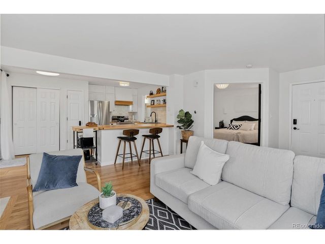 886 S Reed Ct E, Lakewood, CO 80226