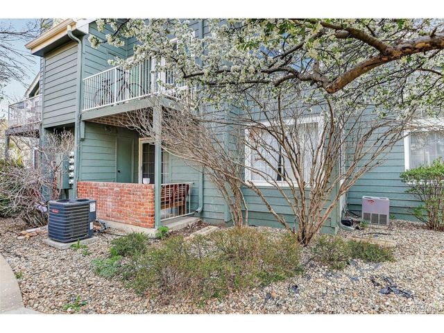 886 S Reed Ct E, Lakewood, CO 80226