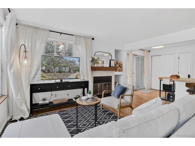 886 S Reed Ct E, Lakewood, CO 80226