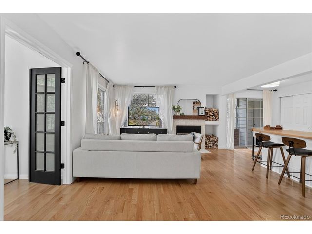 886 S Reed Ct E, Lakewood, CO 80226