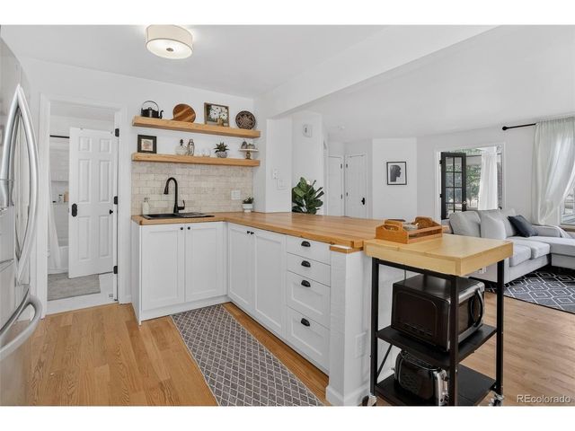 886 S Reed Ct E, Lakewood, CO 80226