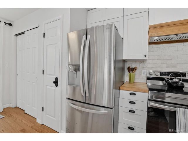 886 S Reed Ct E, Lakewood, CO 80226