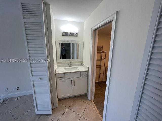 501 SW 11th Pl 410, Boca Raton, FL 33432