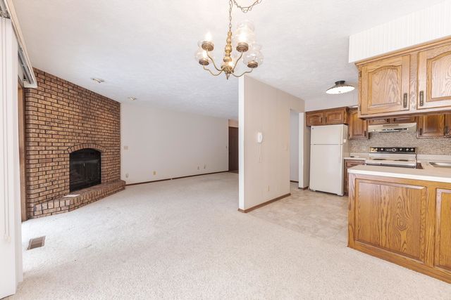 105 Carol Court C-1, Pontiac, IL 61764