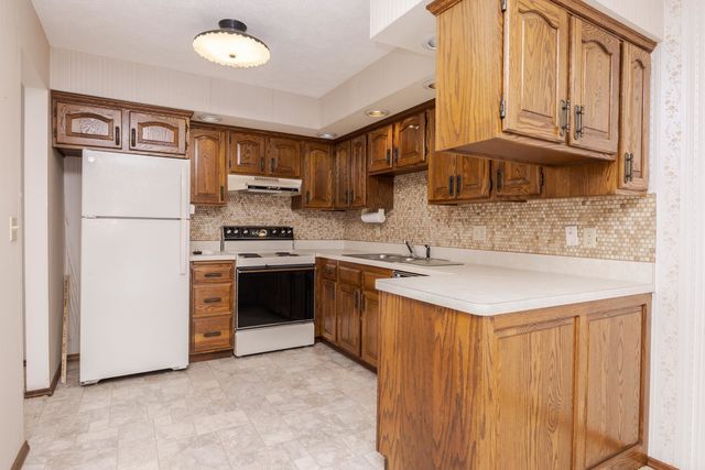 105 Carol Court C-1, Pontiac, IL 61764