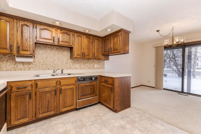 105 Carol Court C-1, Pontiac, IL 61764