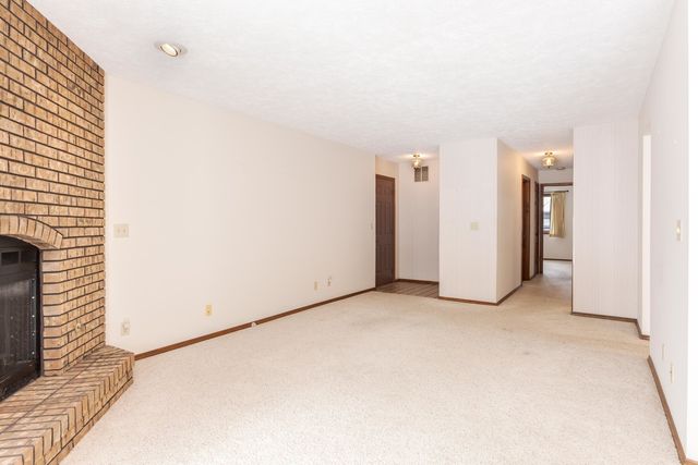 105 Carol Court C-1, Pontiac, IL 61764