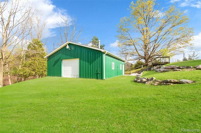 9093 Jordan Road, Grand Blanc, MI 48439