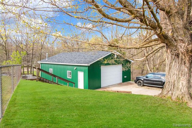 9093 Jordan Road, Grand Blanc, MI 48439