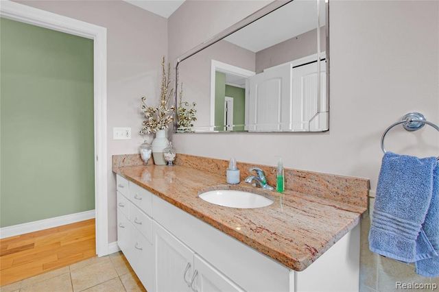 9093 Jordan Road, Grand Blanc, MI 48439