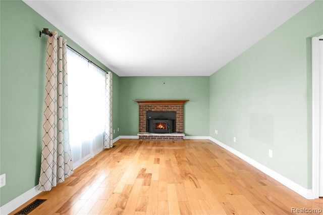 9093 Jordan Road, Grand Blanc, MI 48439