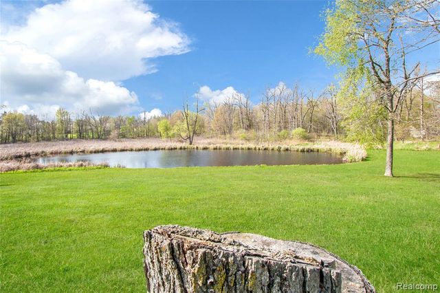 9093 Jordan Road, Grand Blanc, MI 48439