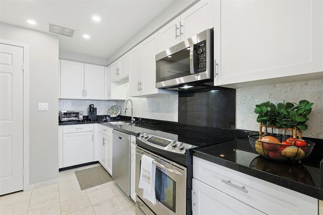 2001 Holcombe Boulevard 1106, Houston, TX 77030