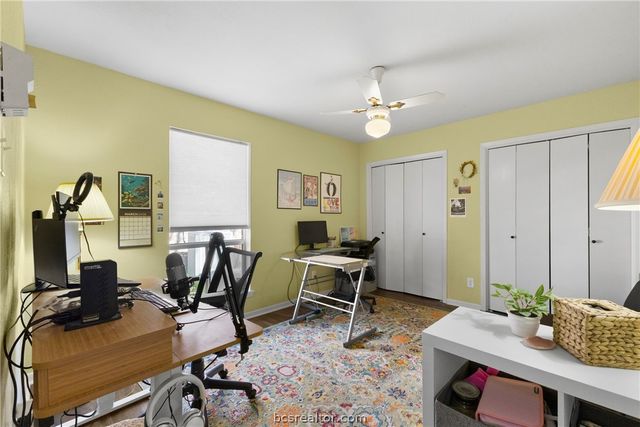 3204 Heatherwood Drive, Bryan, TX 77801