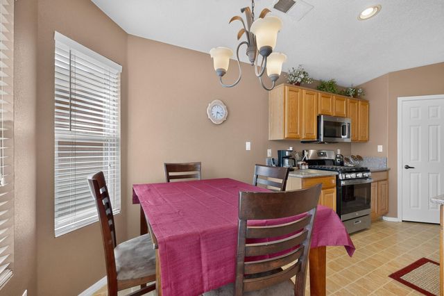 7120 Avignon Court NW, Albuquerque, NM 87114
