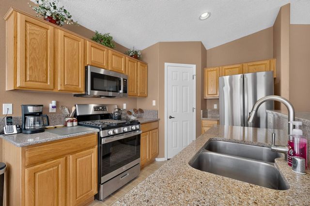 7120 Avignon Court NW, Albuquerque, NM 87114