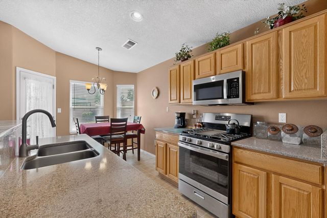 7120 Avignon Court NW, Albuquerque, NM 87114