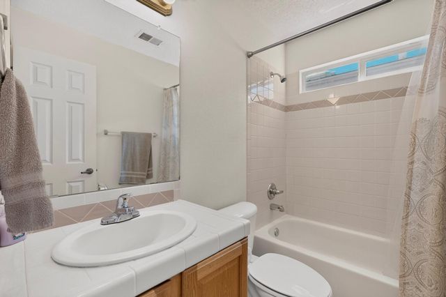 7120 Avignon Court NW, Albuquerque, NM 87114