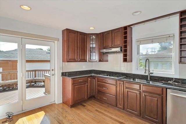 9521 S Sawyer Avenue, Evergreen Park, IL 60805