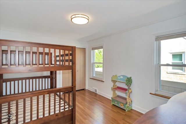9521 S Sawyer Avenue, Evergreen Park, IL 60805