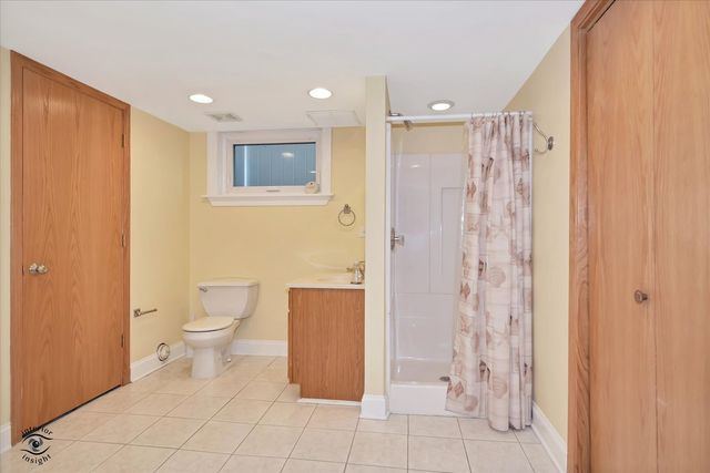 9521 S Sawyer Avenue, Evergreen Park, IL 60805