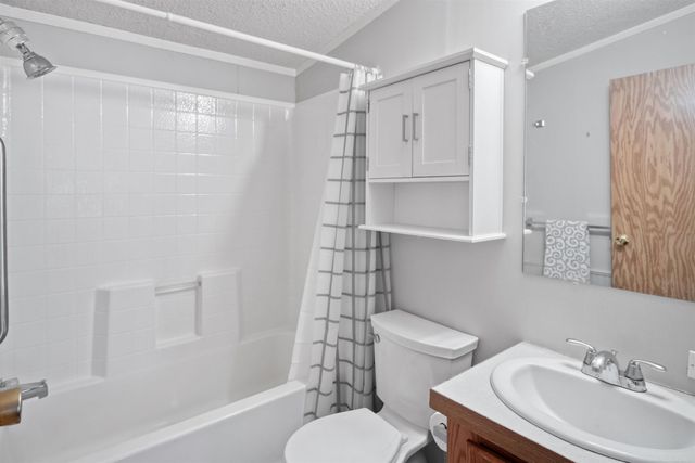 59558 Hardy Lane, New Haven, MI 48048