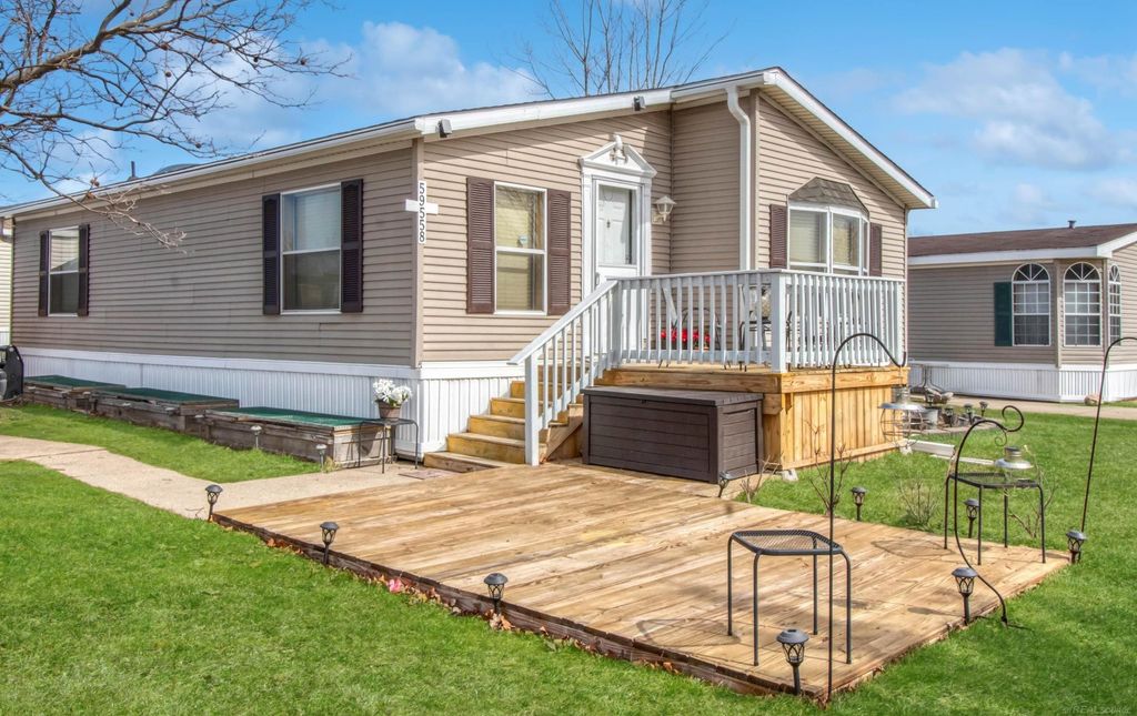 59558 Hardy Lane, New Haven, MI 48048