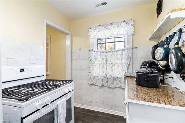 4 Fiske ST, Portsmouth, VA 23702