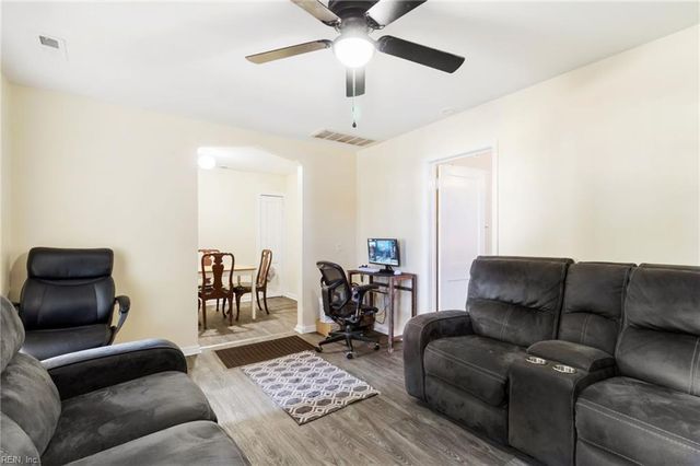 4 Fiske ST, Portsmouth, VA 23702