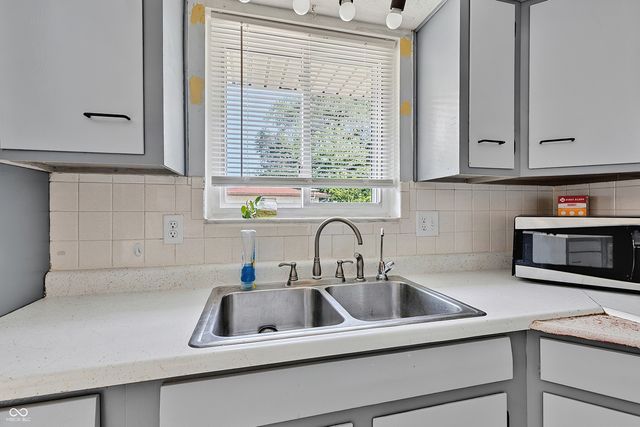 5423 S Victoria Drive, Indianapolis, IN 46217