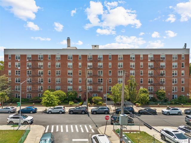 210-50 41st Avenue 5C, Bayside, NY 11361