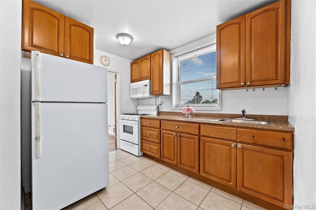 210-50 41st Avenue 5C, Bayside, NY 11361