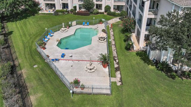 12800 Melville Drive B110, Montgomery, TX 77356