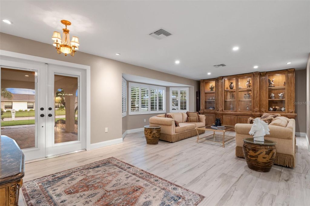 Image 11 of property listing at 3615 AVENIDA MADERA, Bradenton, FL 34210