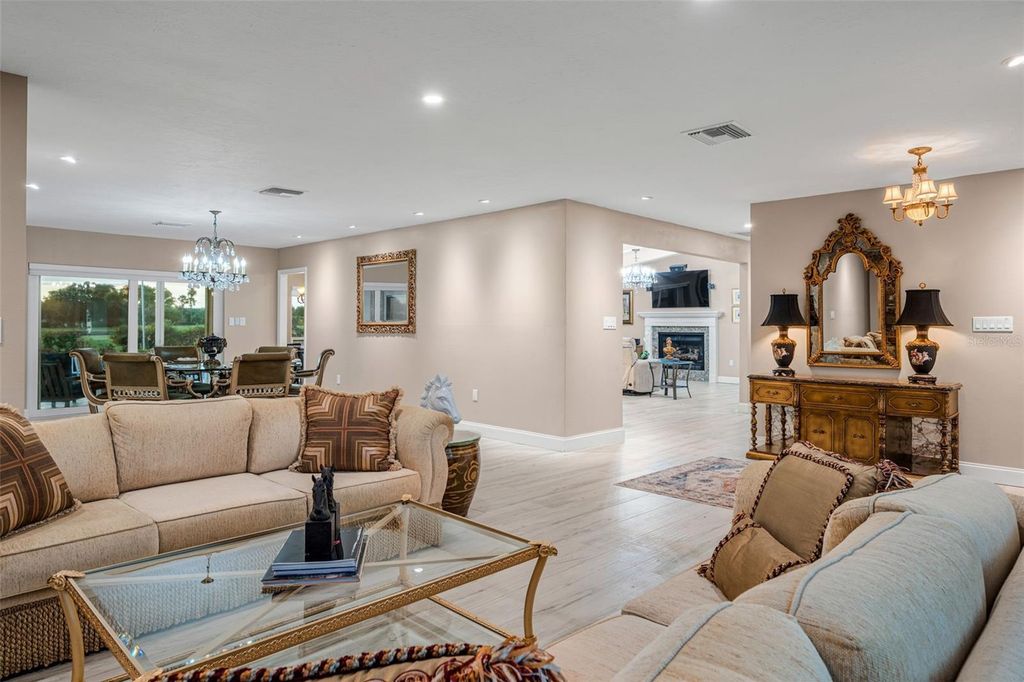 Image 13 of property listing at 3615 AVENIDA MADERA, Bradenton, FL 34210