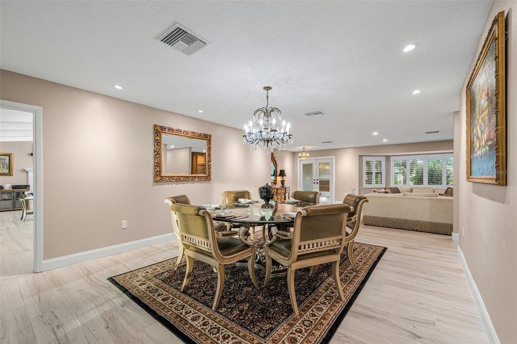 Image 16 of property listing at 3615 AVENIDA MADERA, Bradenton, FL 34210