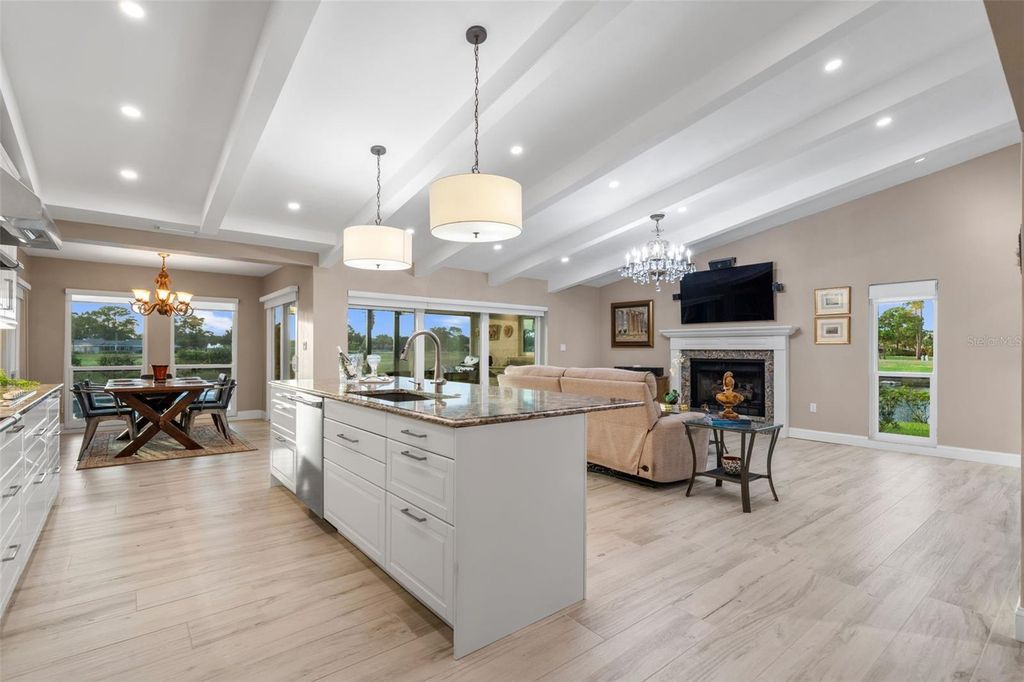 Image 18 of property listing at 3615 AVENIDA MADERA, Bradenton, FL 34210