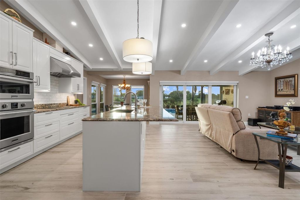 Image 19 of property listing at 3615 AVENIDA MADERA, Bradenton, FL 34210