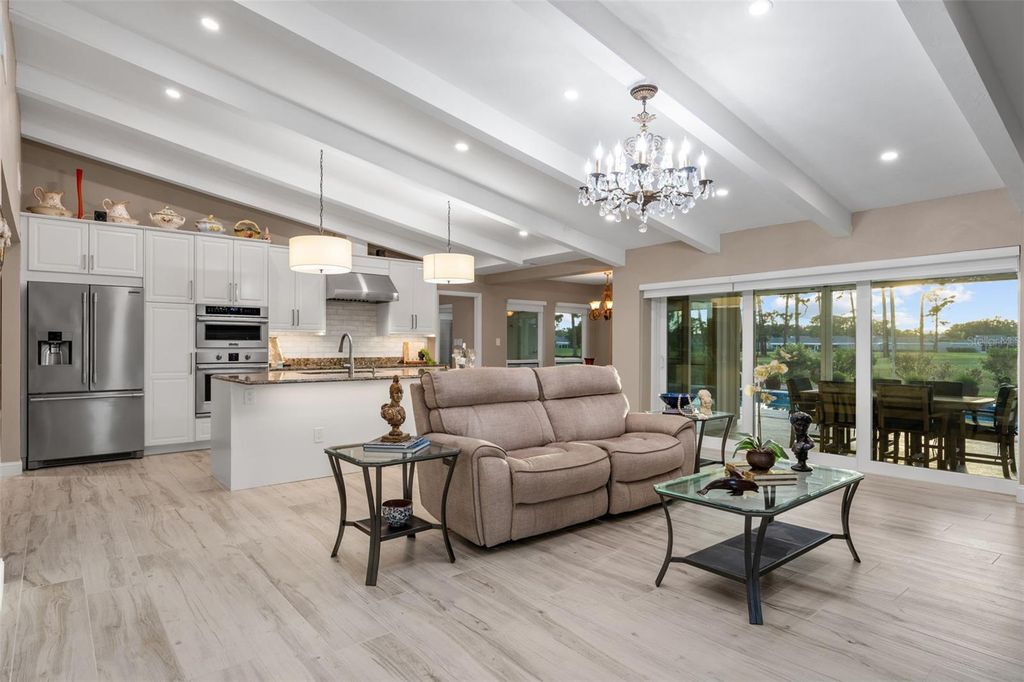 Image 20 of property listing at 3615 AVENIDA MADERA, Bradenton, FL 34210