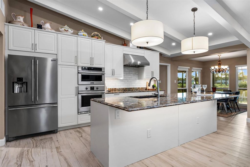 Image 26 of property listing at 3615 AVENIDA MADERA, Bradenton, FL 34210