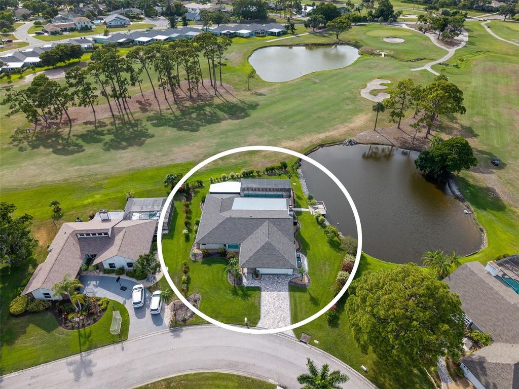 Image 4 of property listing at 3615 AVENIDA MADERA, Bradenton, FL 34210