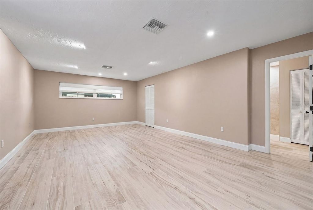 Image 46 of property listing at 3615 AVENIDA MADERA, Bradenton, FL 34210