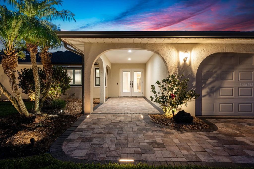 Image 6 of property listing at 3615 AVENIDA MADERA, Bradenton, FL 34210