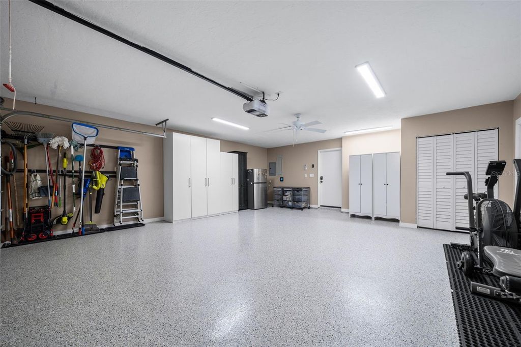 Image 60 of property listing at 3615 AVENIDA MADERA, Bradenton, FL 34210