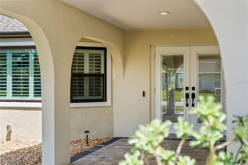 Image 7 of property listing at 3615 AVENIDA MADERA, Bradenton, FL 34210
